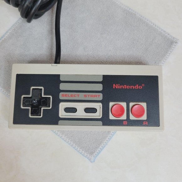 Official Nintendo NES-004 gamepad pad original gray system NES Controller NES004 - Picture 2 of 5
